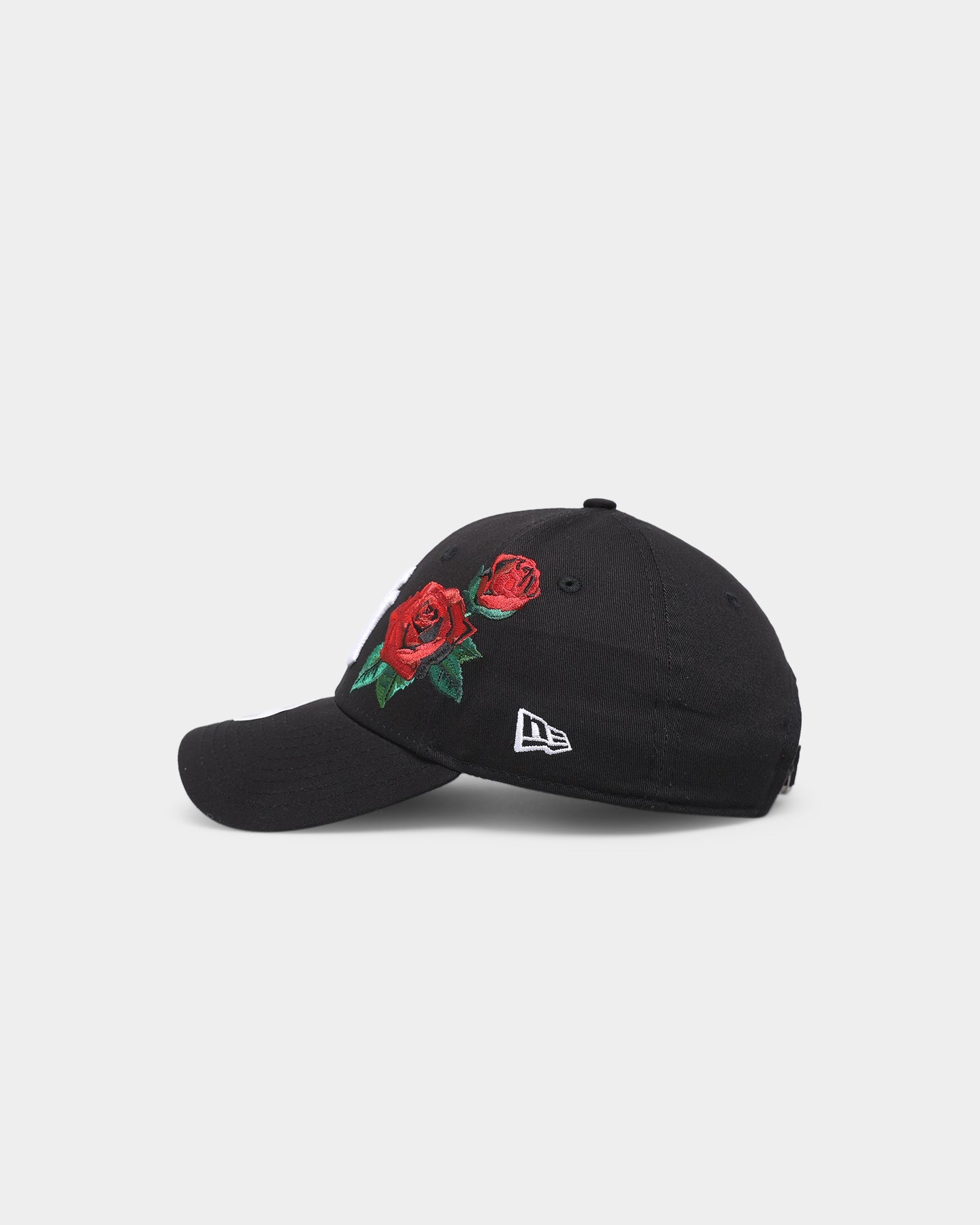 New Era Women's New York Yankees 'Rose Emblem' 9FORTY A-Frame Snapback Black/Rose