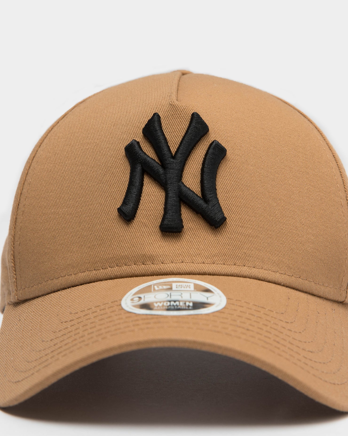 New Era Women's New York Yankees 9FORTY A-Frame Snapback Wheat/Black