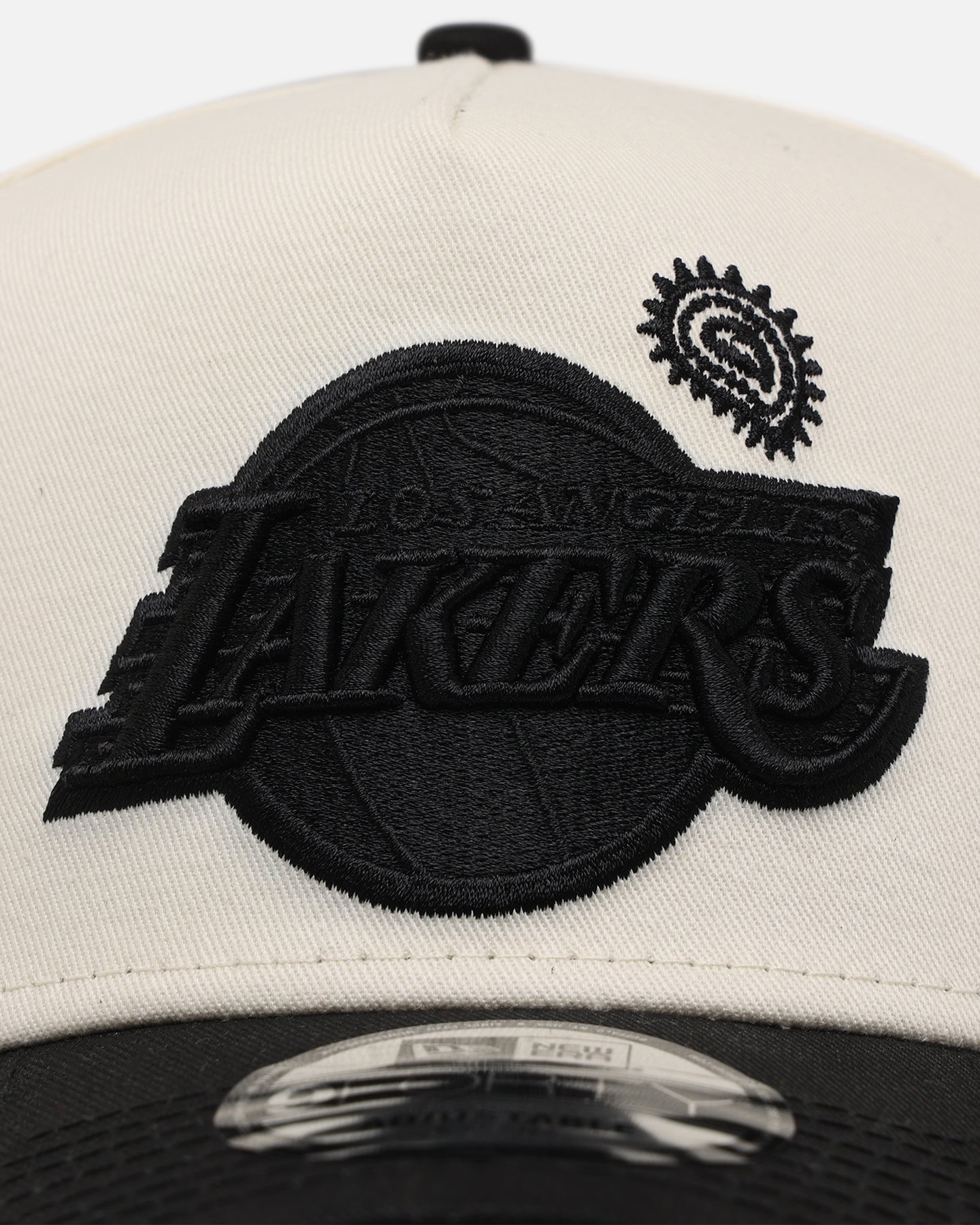 New Era Los Angeles Lakers 'Paisley Hit' 9FORTY A-Frame Snapback Chrome White/Black